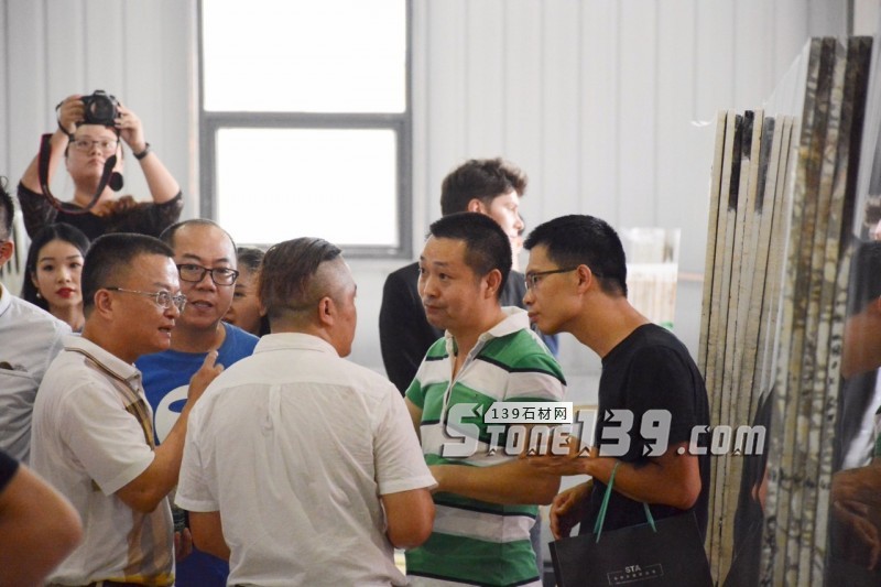 錦瀚石材&middot;STA外貿(mào)多彩板倉(cāng)正式開(kāi)業(yè)