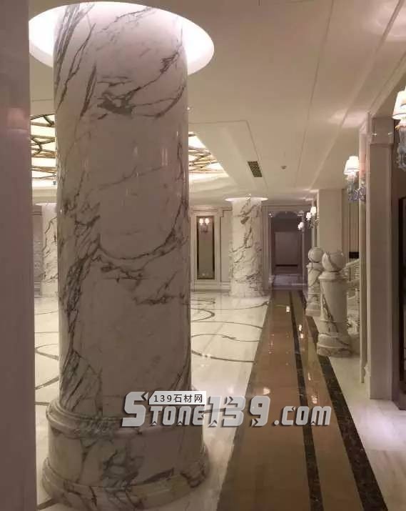 雪花白大理石經(jīng)典裝飾設(shè)計(jì)案例-感受奢華紋理之美
