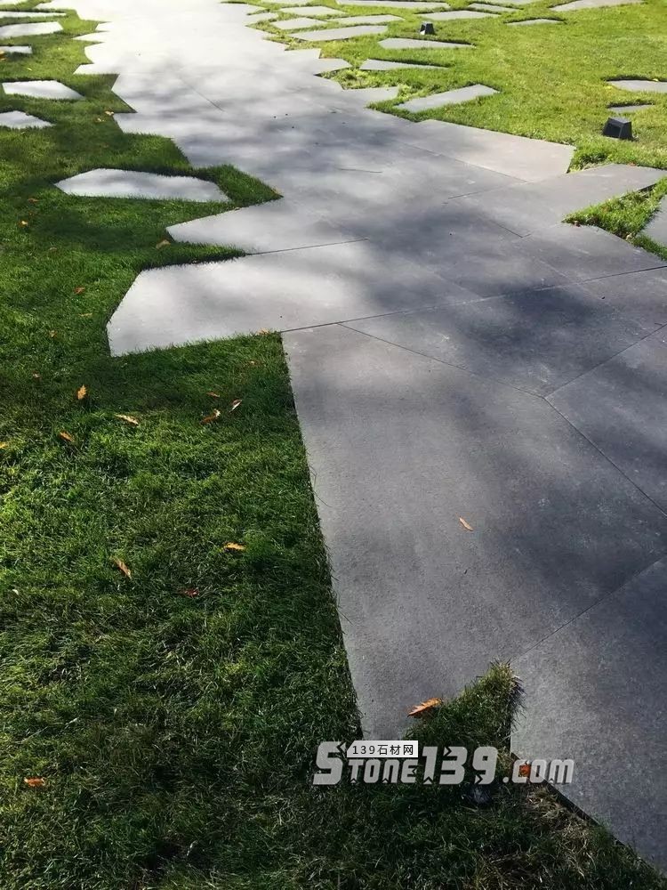 創意景觀設計,石材嵌草鋪裝惹人醉