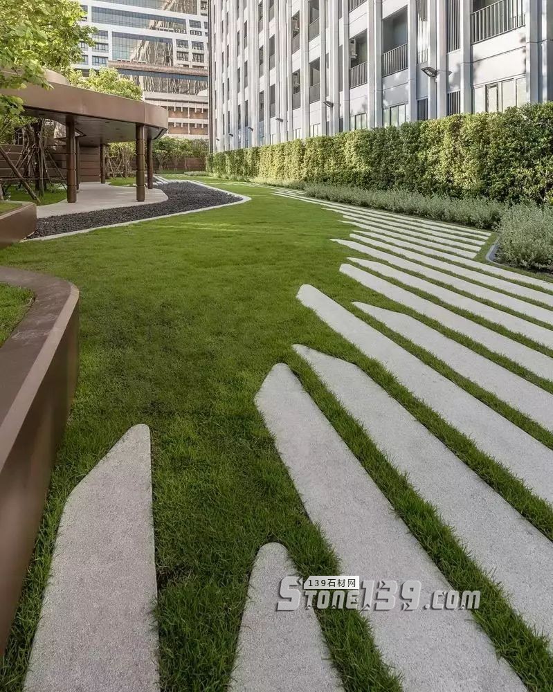 創意景觀設計,石材嵌草鋪裝惹人醉