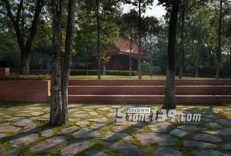 創意景觀設計,石材嵌草鋪裝惹人醉