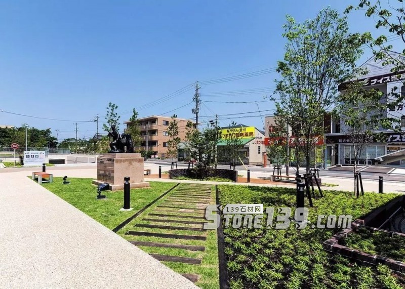 創意景觀設計,石材嵌草鋪裝惹人醉