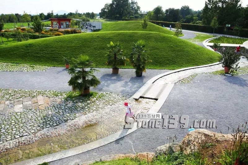 創意景觀設計,石材嵌草鋪裝惹人醉