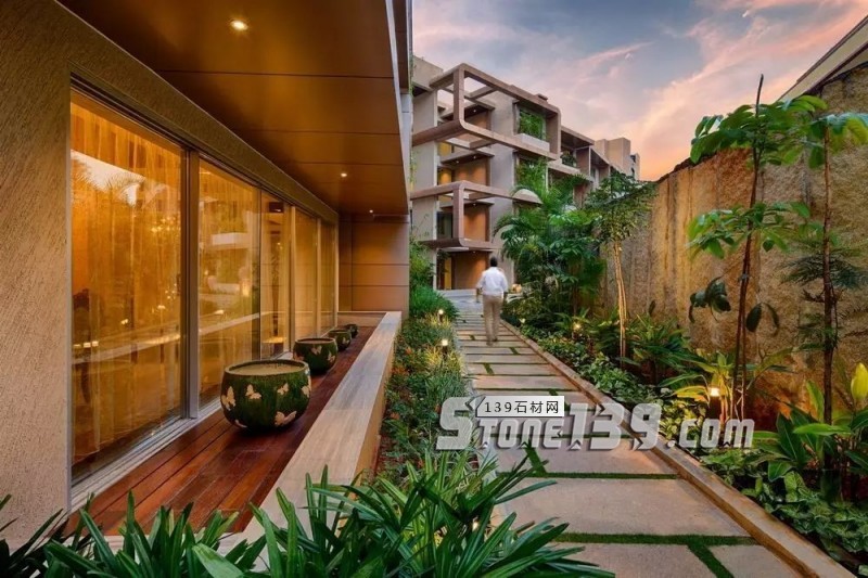 創意景觀設計,石材嵌草鋪裝惹人醉