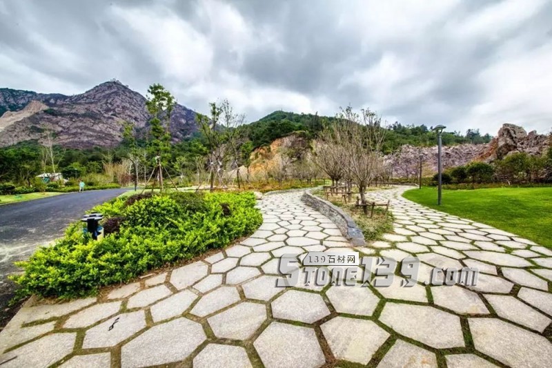 創意景觀設計,石材嵌草鋪裝惹人醉