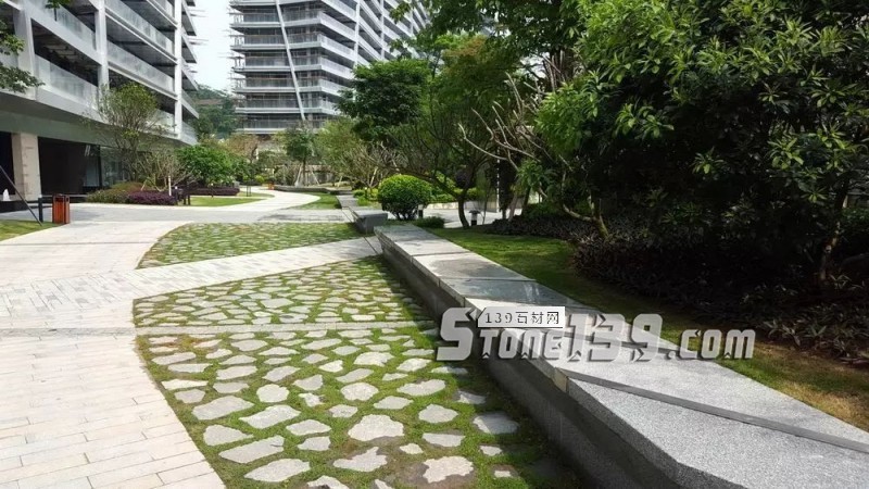 創意景觀設計,石材嵌草鋪裝惹人醉