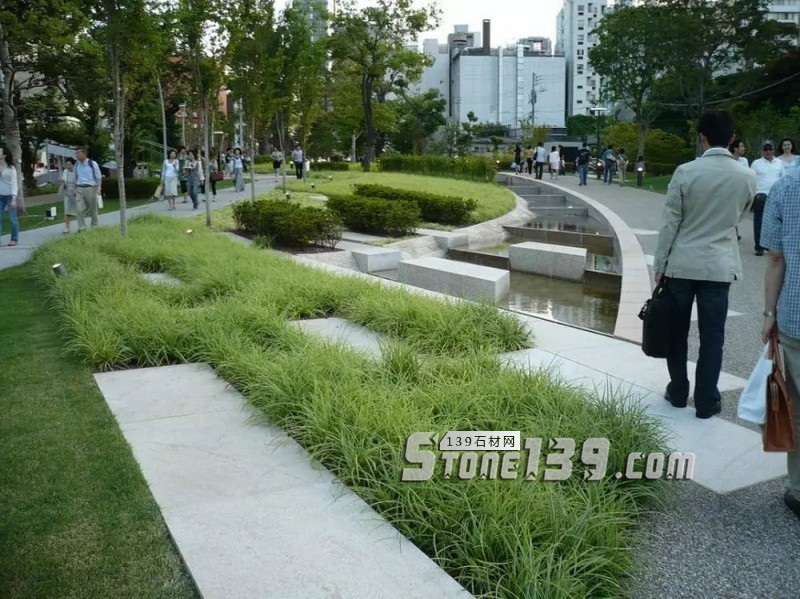 創意景觀設計,石材嵌草鋪裝惹人醉