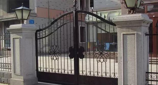 石材別墅大門 庭院石材大門柱實(shí)例拍攝欣賞 別墅庭院大門石材