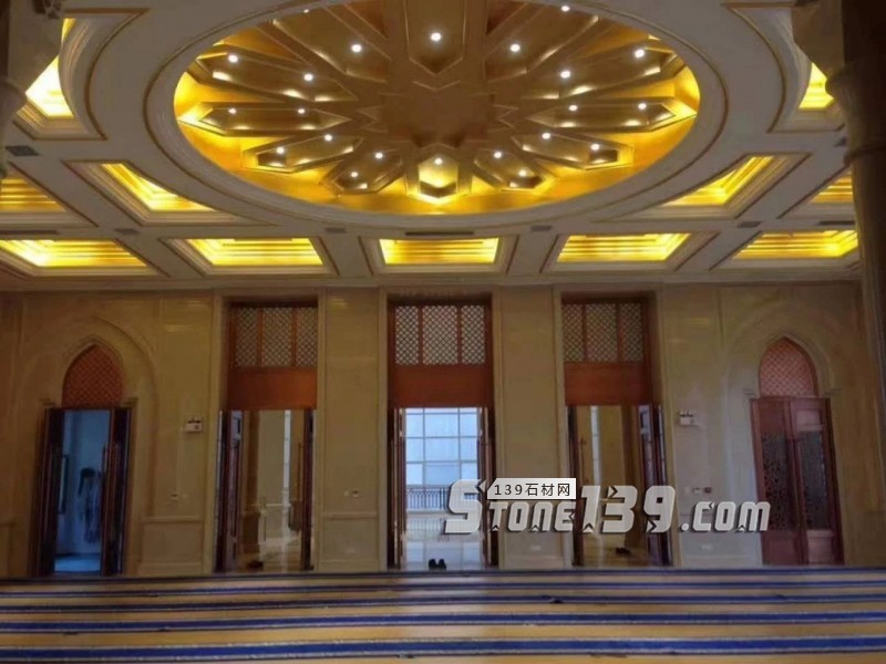 奧特曼局中局（3） | 同質化嚴重的經營困局，致命打擊？