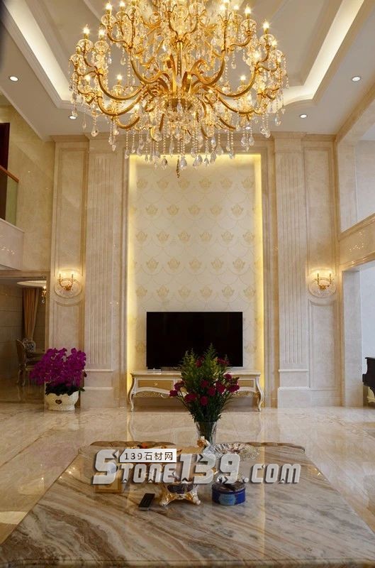 750㎡頂層復式公寓，大理石功不可沒