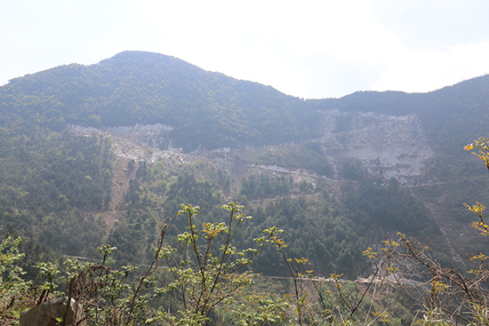 四川廣元市旺蒼縣大河鄉石材礦山過度開采，嚴重破壞生態環境，環保部門已介入調查