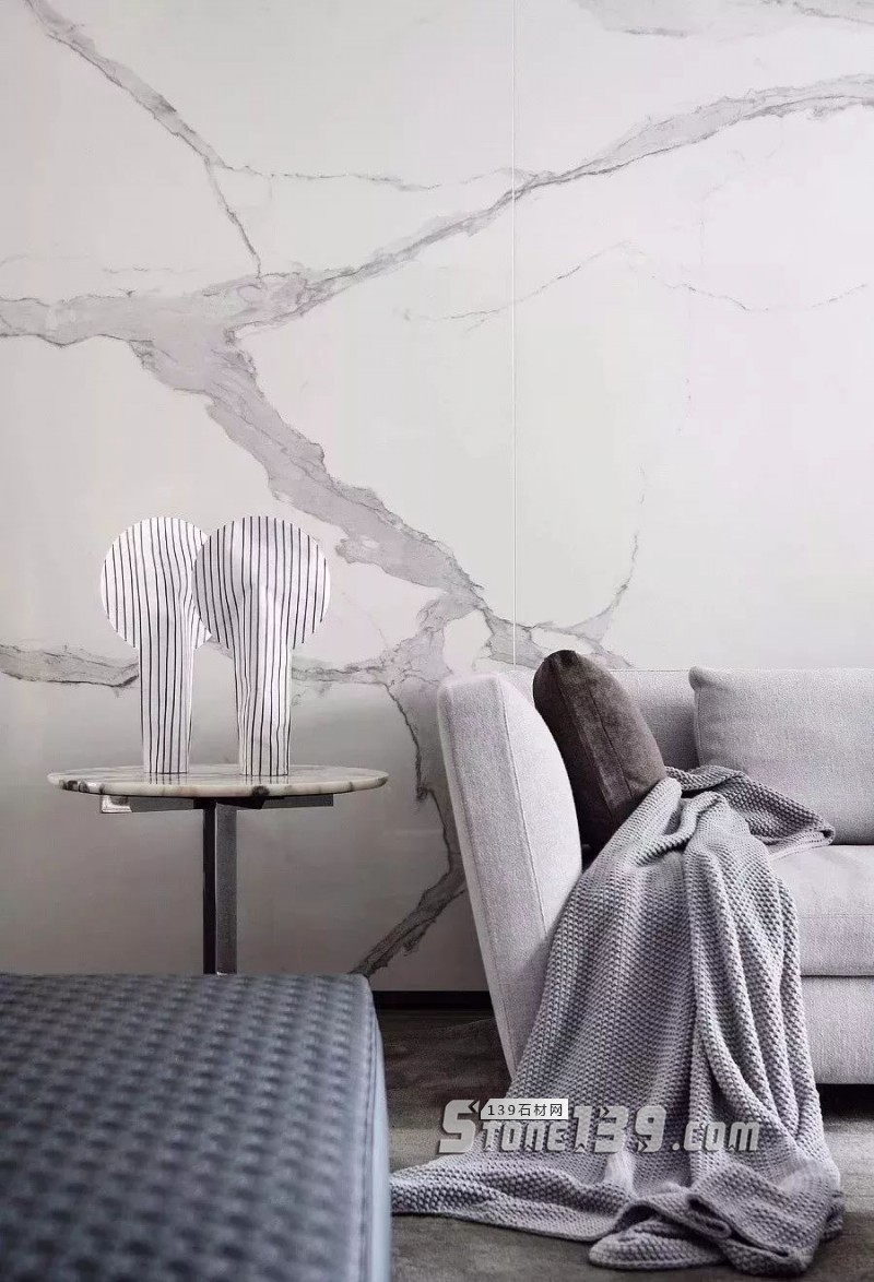 大理石與金屬搭配的裝飾 感受下自然現代風