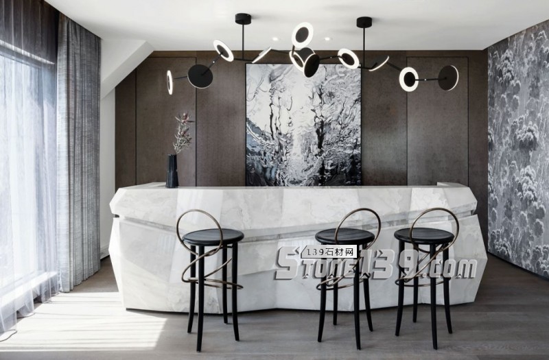 大理石與金屬搭配的裝飾 感受下自然現代風