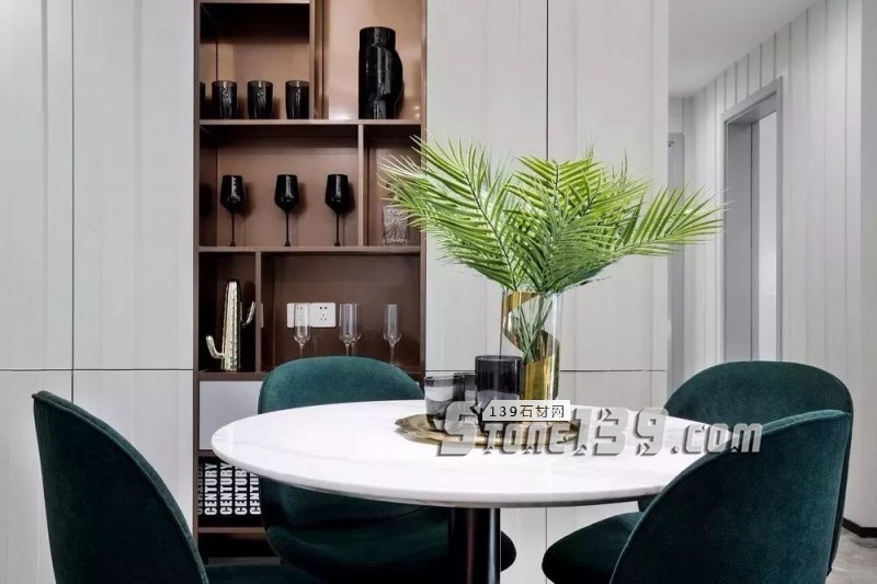 大理石與金屬搭配的裝飾 感受下自然現代風