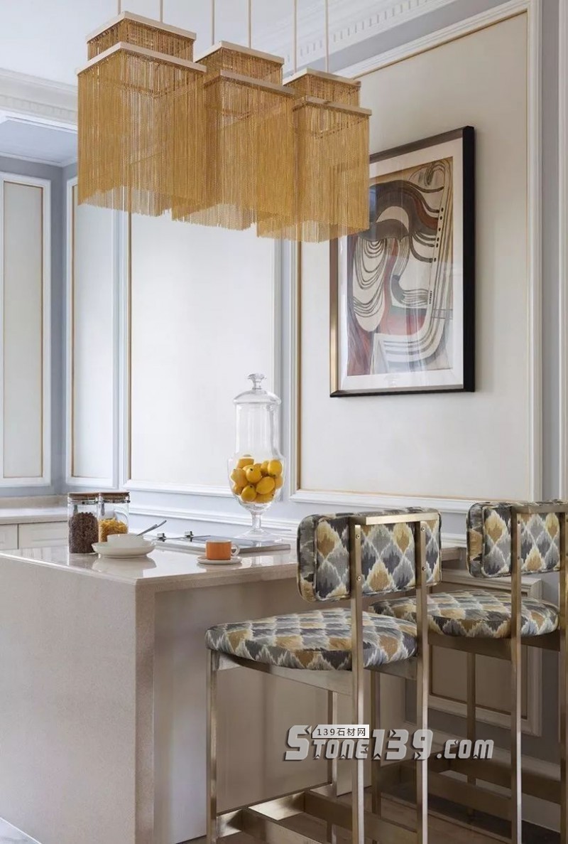 大理石與金屬搭配的裝飾 感受下自然現代風