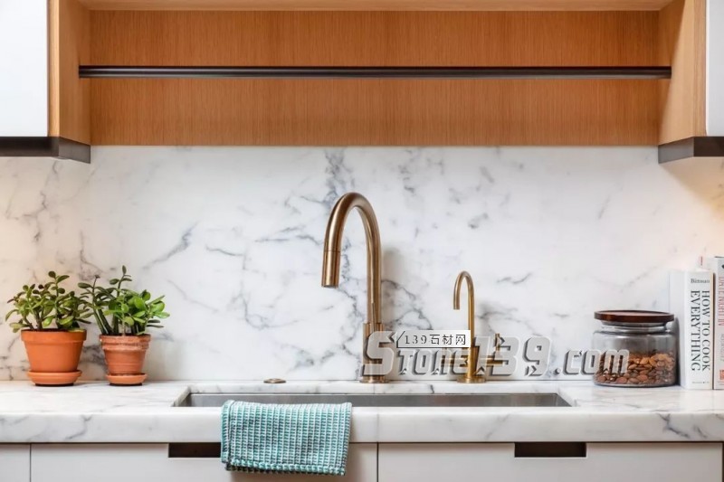 大理石與金屬搭配的裝飾 感受下自然現代風