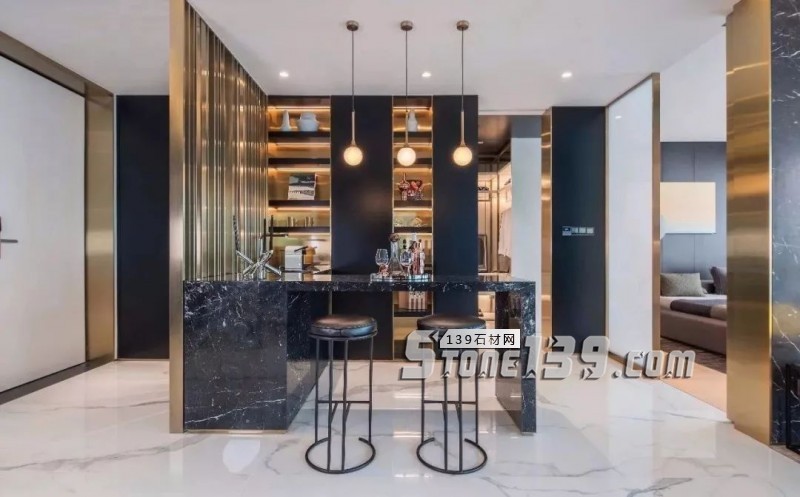 大理石與金屬搭配的裝飾 感受下自然現代風