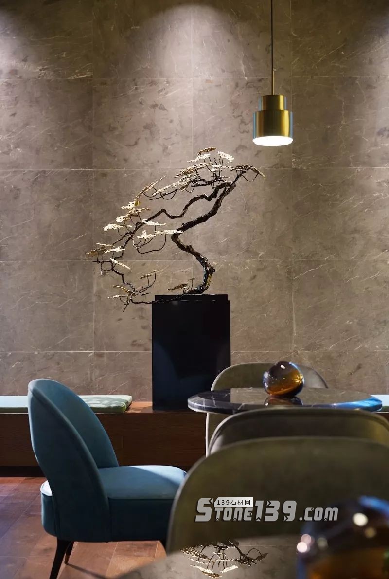 大理石與金屬搭配的裝飾 感受下自然現代風