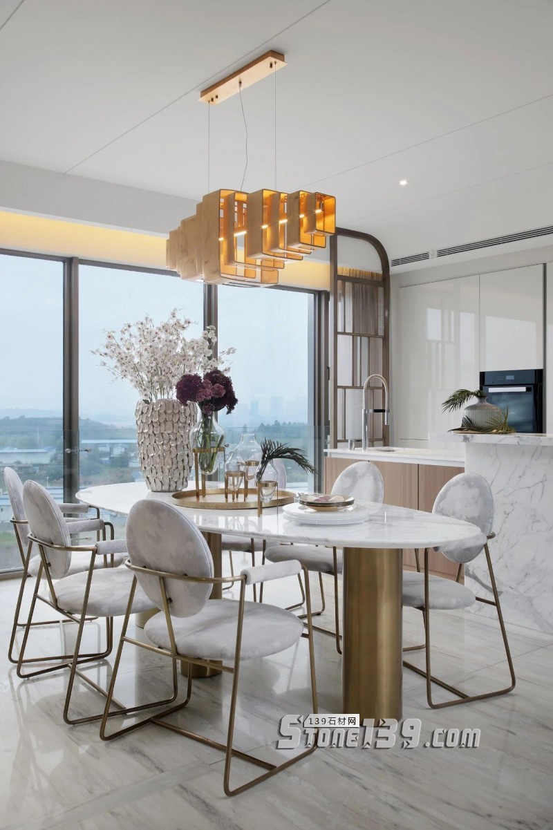 淺色大理石+黃銅，輕奢別墅裝飾 有質感有品味的生活