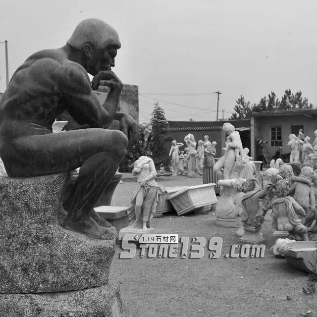 河北曲陽石雕工人工作現場照