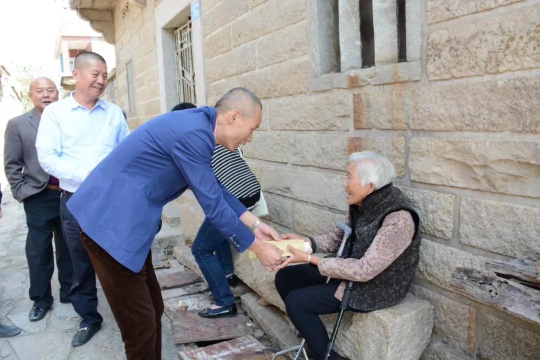 創(chuàng)首個鎮(zhèn)級商會基金,“石二代”會員230多名!南安這個商會不一般 南安市基層商會