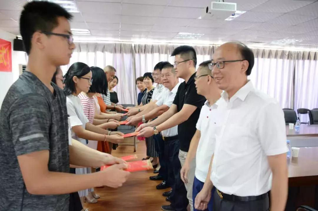 創(chuàng)首個鎮(zhèn)級商會基金,“石二代”會員230多名!南安這個商會不一般 南安市基層商會