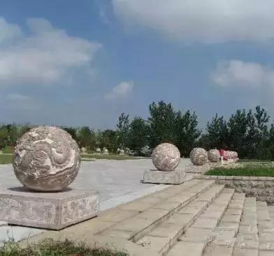 石雕龍球、圓球及浮雕