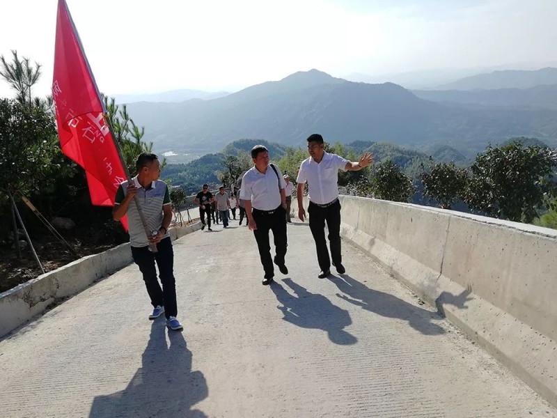 湖北麻城市委常委、統(tǒng)戰(zhàn)部部長戴昌遠(yuǎn)一行考察交流富強(qiáng)石材綠色礦山經(jīng)驗(yàn)