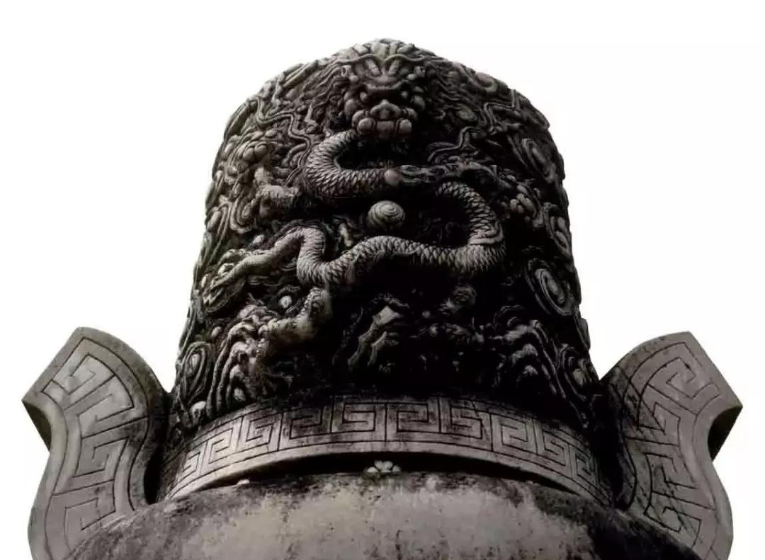 古老的石雕裝飾-皇家雕塑，歷史見證石頭上的滄桑和溫度