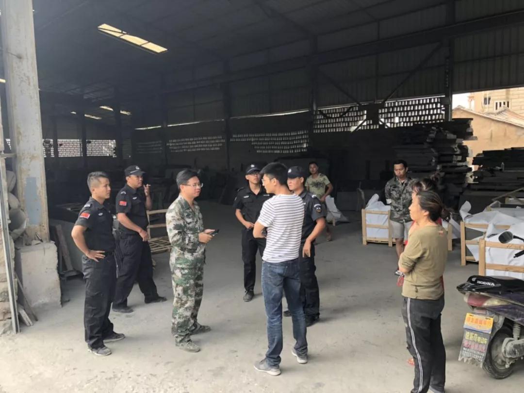 水頭鎮(zhèn)繼續(xù)取締&ldquo;三無&rdquo;石材企業(yè)現(xiàn)場