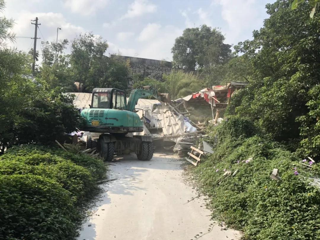 水頭鎮(zhèn)繼續(xù)取締&ldquo;三無&rdquo;石材企業(yè)現(xiàn)場