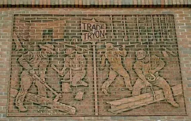 只要是雕刻 不管石材還是紅磚 都好看 街頭雕刻藝術(shù)除了石材還有這么多原來