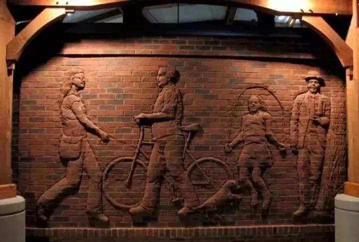 街頭雕刻藝術(shù)除了石材還有這么多原來