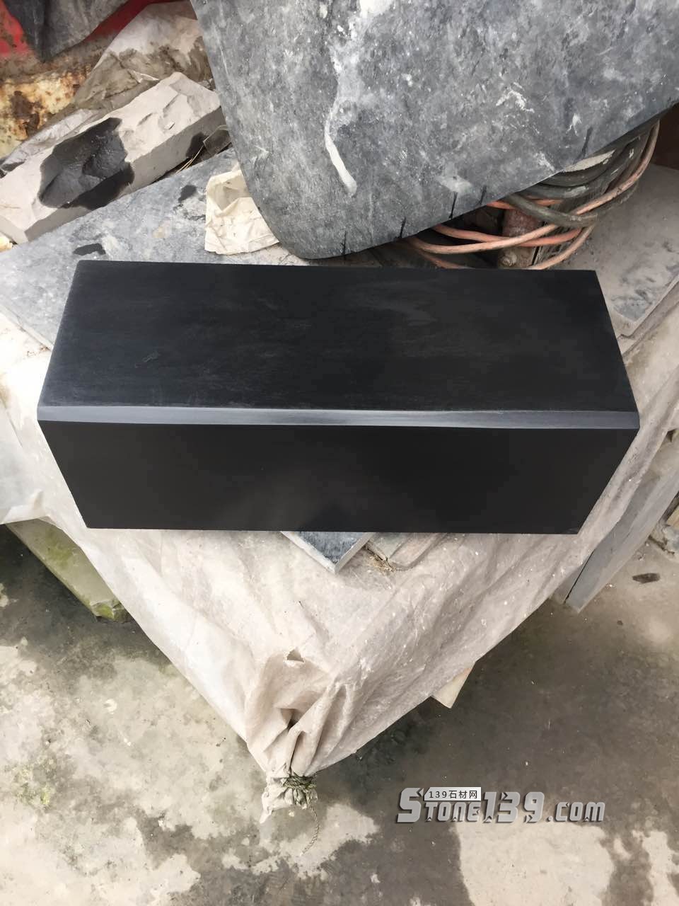 雅蒙黑石材(雅安黑、四川黑、中國黑)圖文介紹 雅蒙黑石材