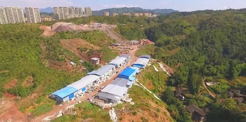 浙江溫州泰順縣十三家石材廠違建生產經營，被采取強硬措施處置