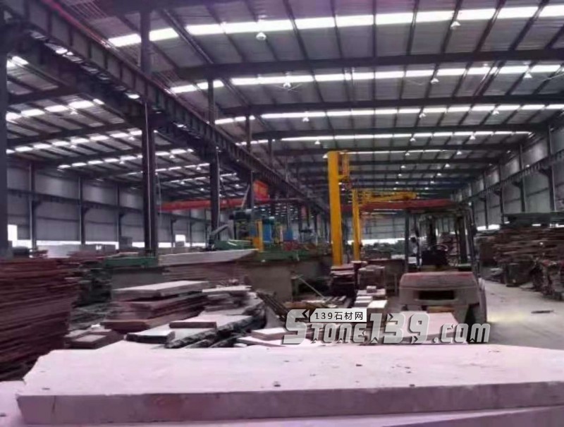 四川雅安天虹石材廠主營雅蒙黑、滎經(jīng)紅（中國紅）、紫檀木紋、漢白玉