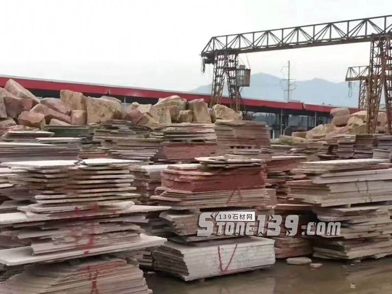 四川雅安天虹石材廠主營雅蒙黑、滎經(jīng)紅（中國紅）、紫檀木紋、漢白玉