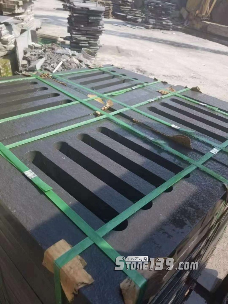 四川雅安天虹石材廠主營雅蒙黑、滎經(jīng)紅（中國紅）、紫檀木紋、漢白玉