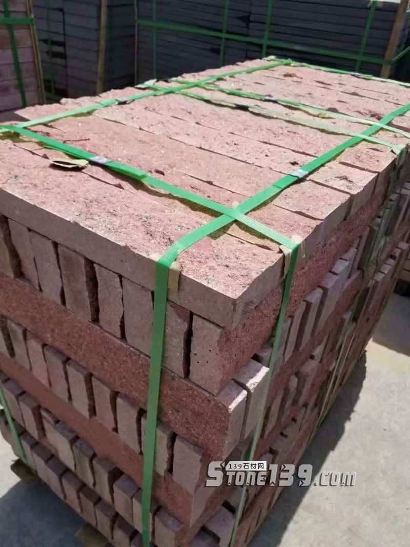 四川雅安天虹石材廠主營雅蒙黑、滎經(jīng)紅（中國紅）、紫檀木紋、漢白玉