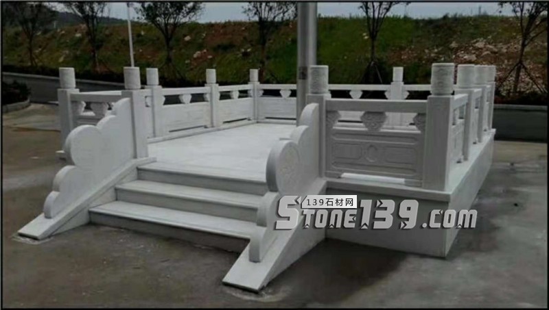 四川雅安天虹石材廠主營雅蒙黑、滎經(jīng)紅（中國紅）、紫檀木紋、漢白玉