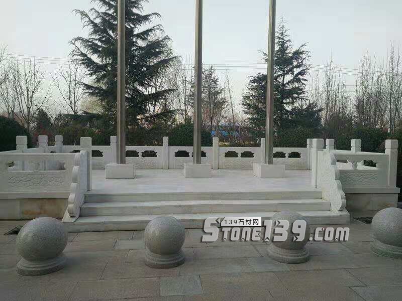 四川雅安天虹石材廠主營雅蒙黑、滎經(jīng)紅（中國紅）、紫檀木紋、漢白玉