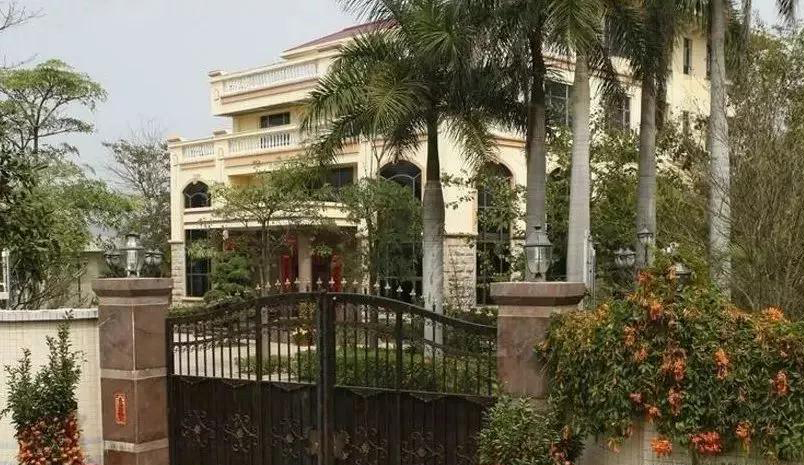 洋房別墅門柱裝飾應(yīng)用合集欣賞【多圖】 洋房別墅石材庭院門柱