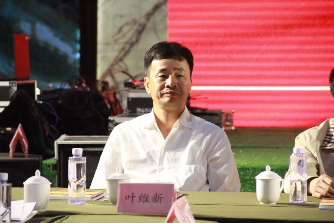 泉州市工商聯(lián)(總商會(huì))召開(kāi)十四屆六次主席(會(huì)長(zhǎng))擴(kuò)大會(huì)議 泉州市工商聯(lián)(總商會(huì))召開(kāi)十四屆六次主席(會(huì)長(zhǎng))擴(kuò)大會(huì)議在海西石材城召開(kāi)