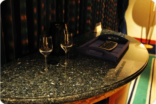 花崗巖臺(tái)面怎么樣以及花崗巖臺(tái)面厚度要多少合適