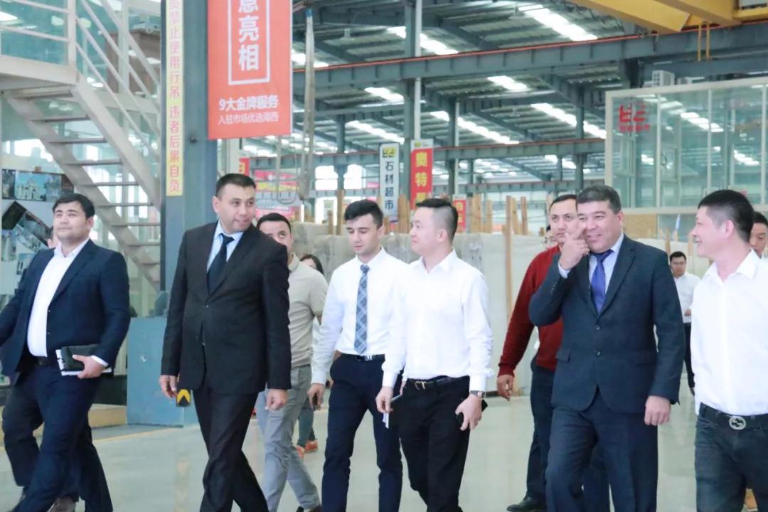 國外石材考察團(tuán)來水頭考察石材產(chǎn)業(yè)