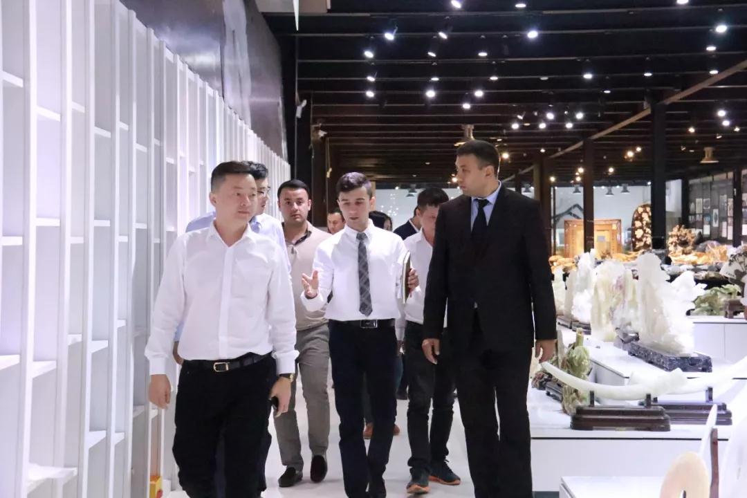 國外石材考察團(tuán)來水頭考察石材產(chǎn)業(yè)