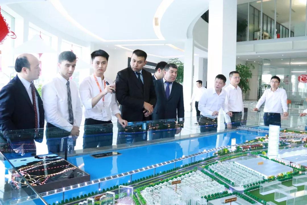 國外石材考察團(tuán)來水頭考察石材產(chǎn)業(yè)