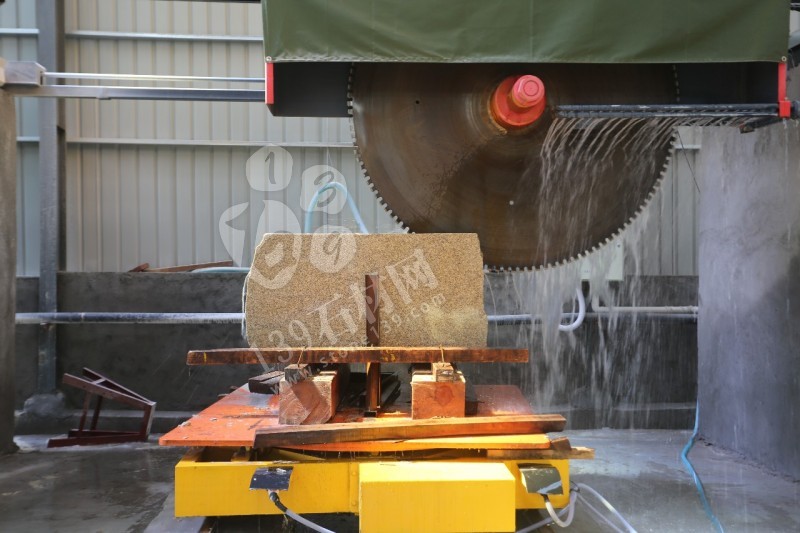 湖北隨州石材業(yè)國家鼓勵發(fā)展的產業(yè)集群！且黃金麻可以下料了！