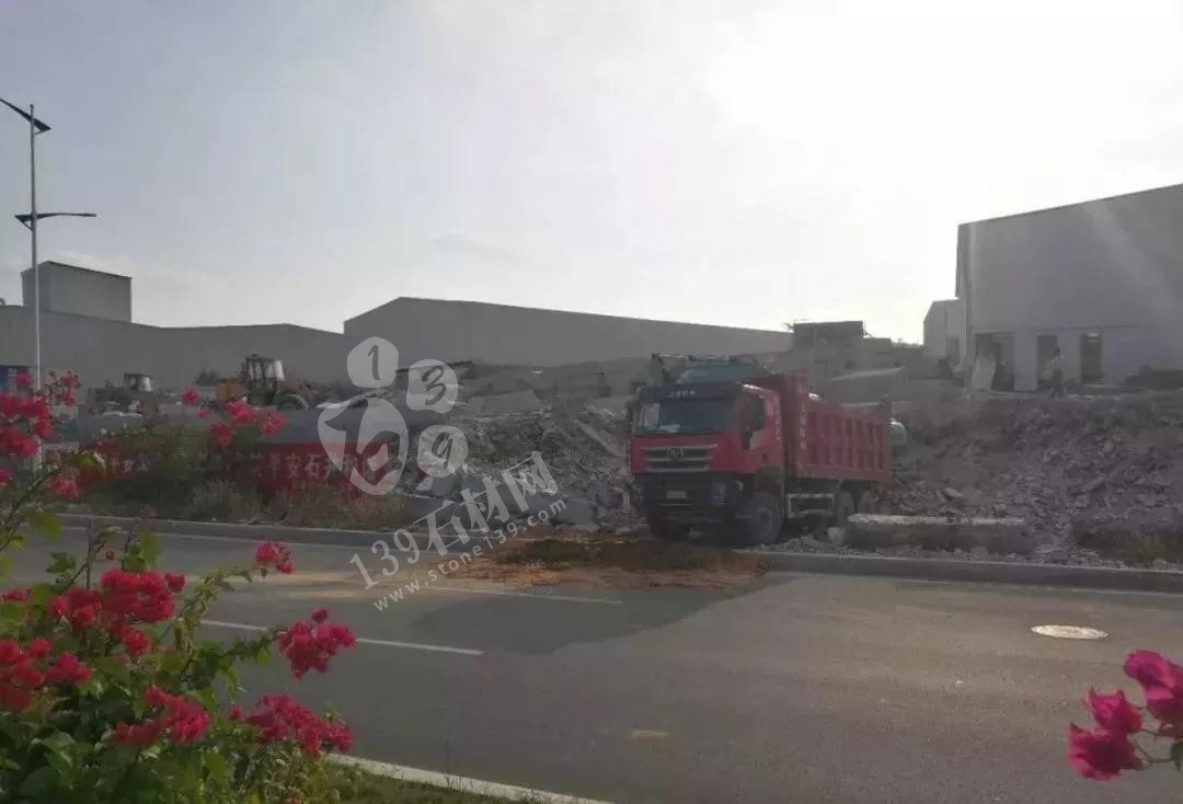 福建南安市石井鎮(zhèn)拆石材廠棚，移石材方料