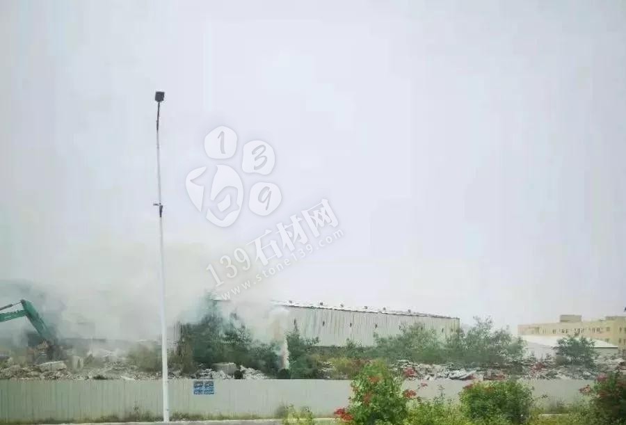 福建南安市石井鎮(zhèn)拆石材廠棚，移石材方料